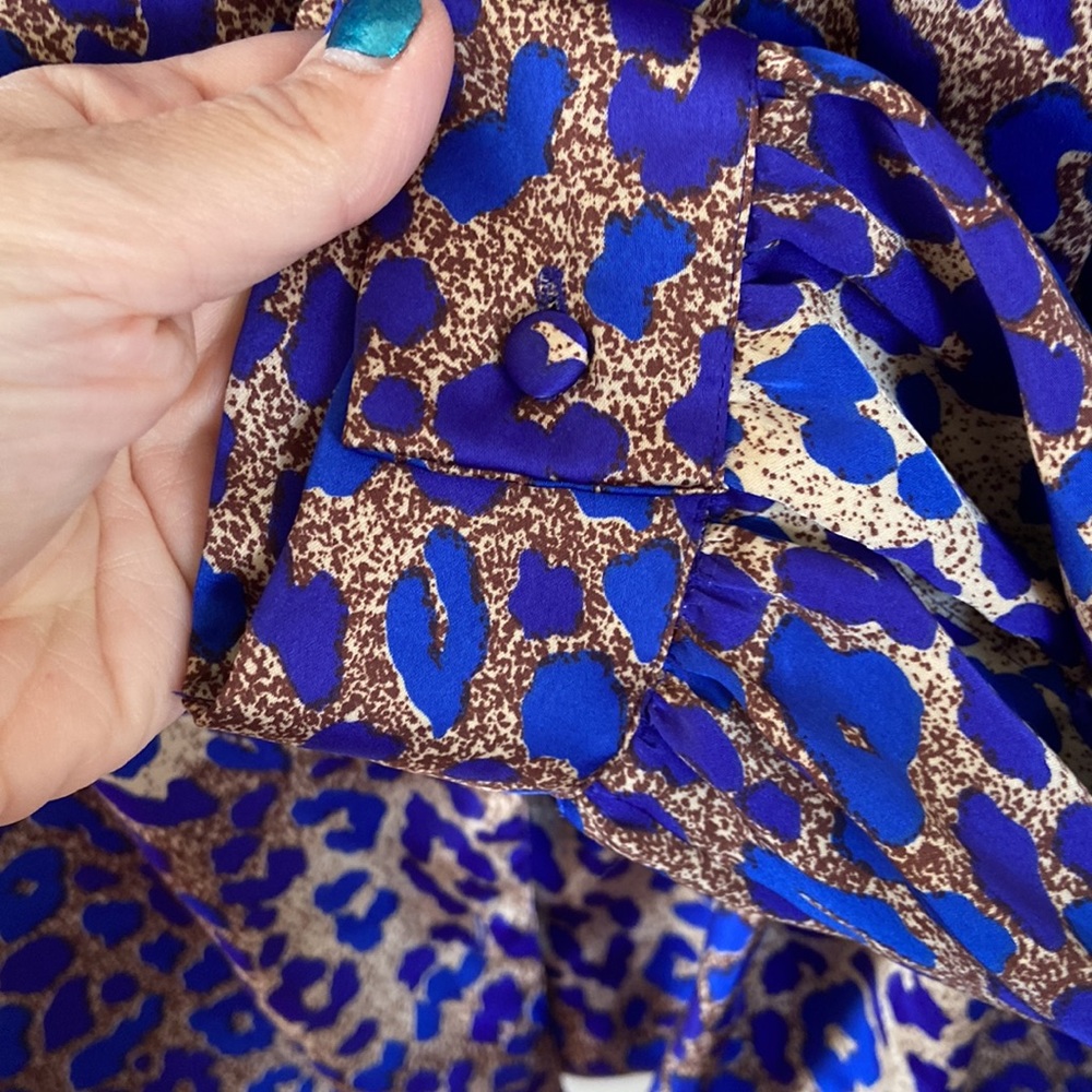 Beautiful Silky Button Down Blouse - image 5